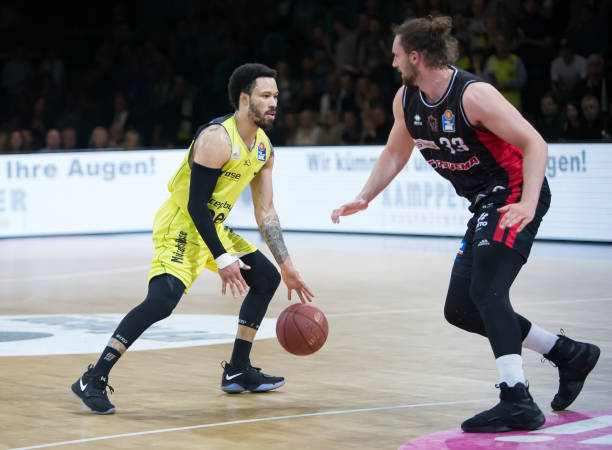 并荣获银牌 并荣获银牌