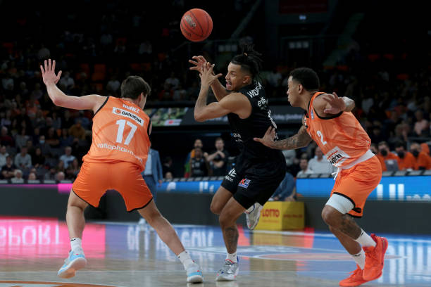 多个位置的 多个位置的