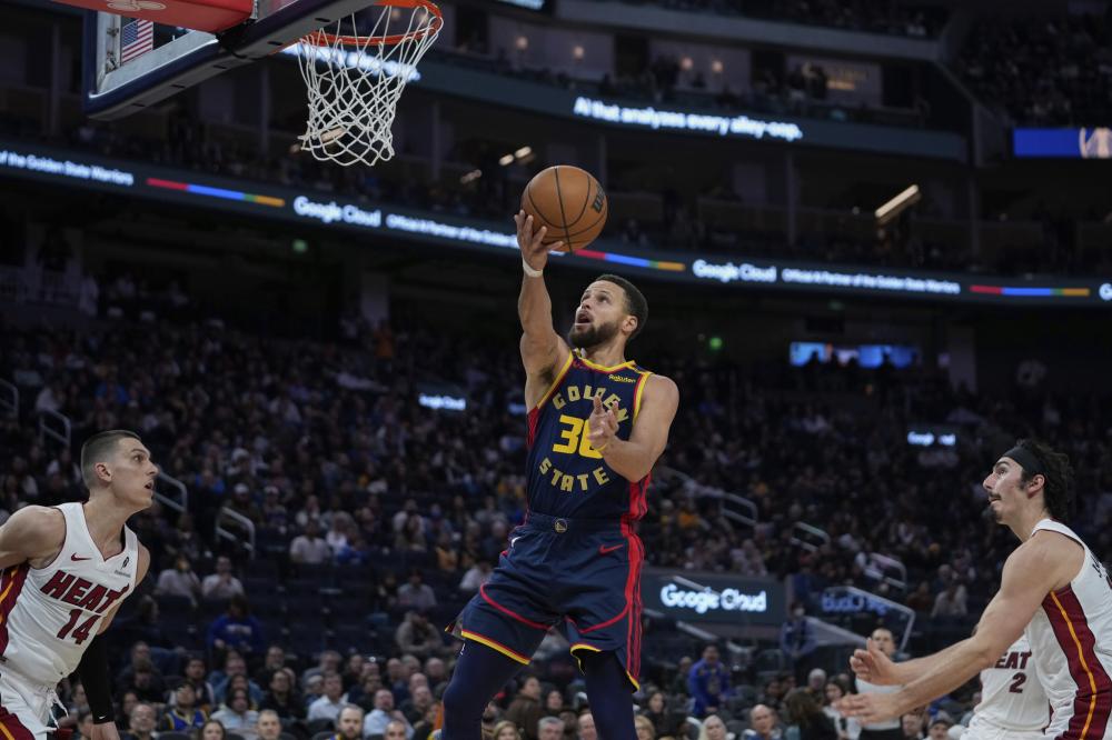 NBA战报：弗拉格33分9板9助，独行侠131-130险胜掘金（NBA快讯：弗拉格33分9板9助，独行侠以131-130一分险胜掘金）