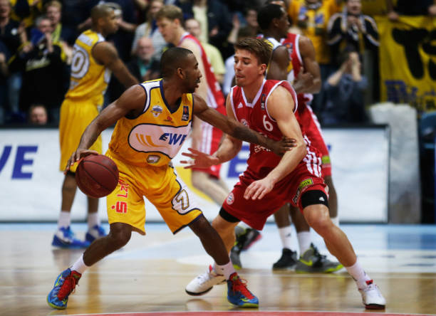 傷了中鋒霍姆葛倫依然強大 雷霆11連勝西區獨走之謎